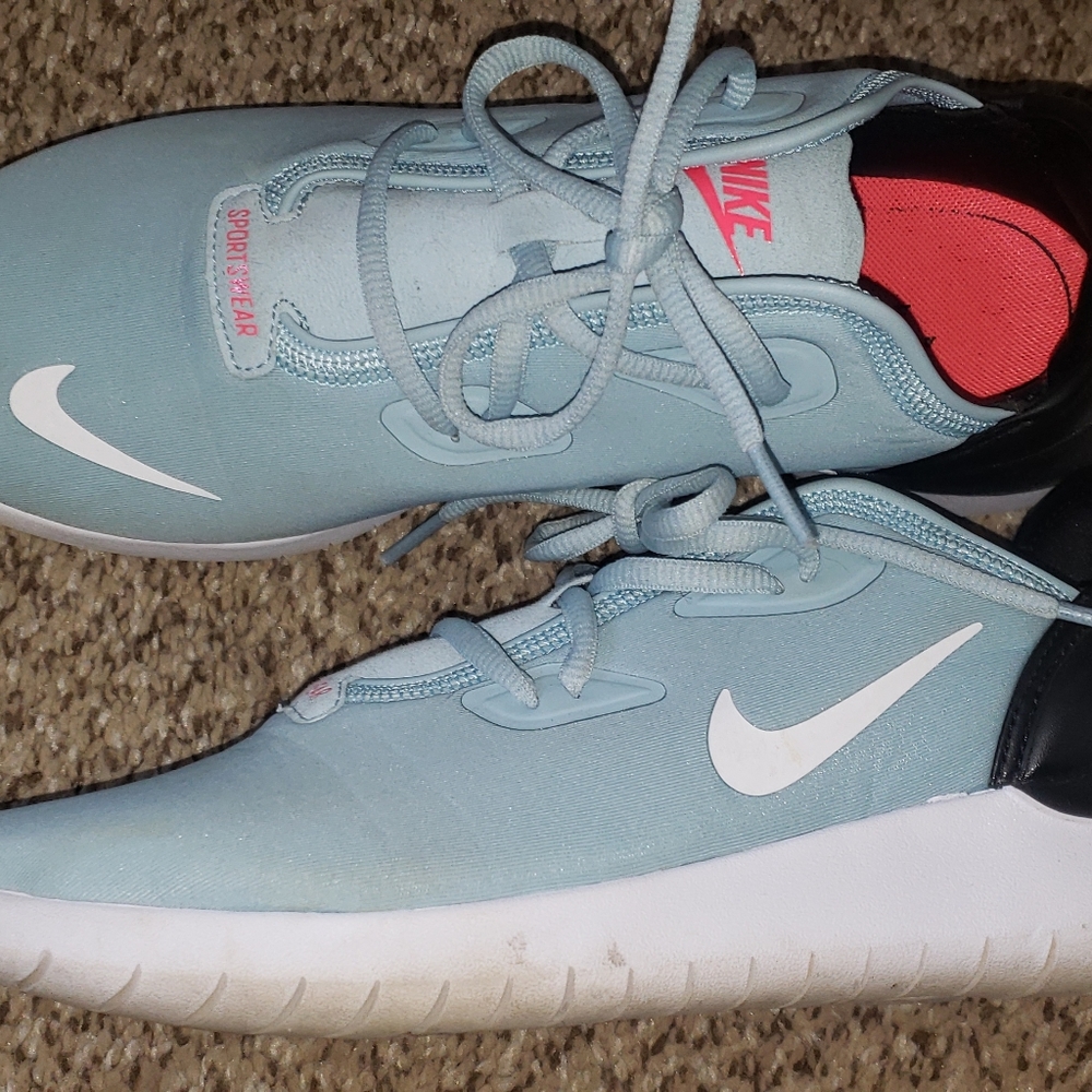 Womens nike 9.5